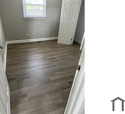 3 bed, 1000 sqft, $1,200 — Photo 2