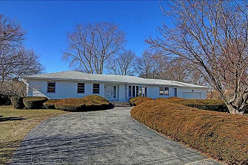 1st image of 44 Laurel Dr