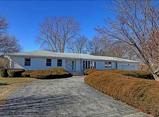 44 Laurel Dr, North Providence, RI 02911