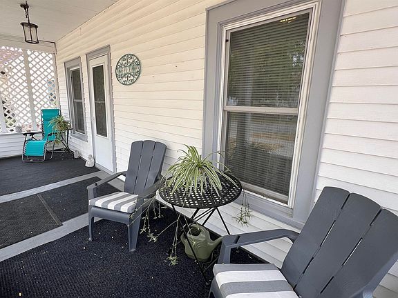 4th image of 235 21st St SE