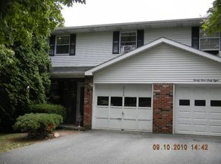 2366 Minnie Ln, Allentown, PA 18104