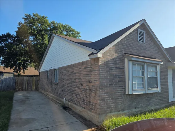 19302 Woodglen Dr, Katy, TX 77449