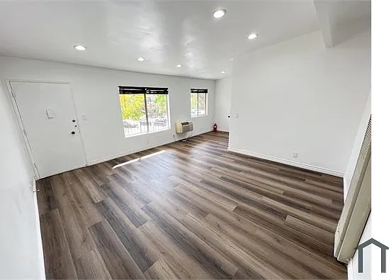 1 bed, 800 sqft, $2,995 — Photo 2