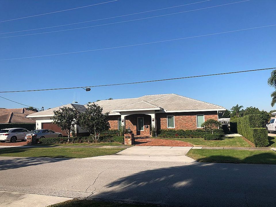 1st image of 891 Country Club Dr