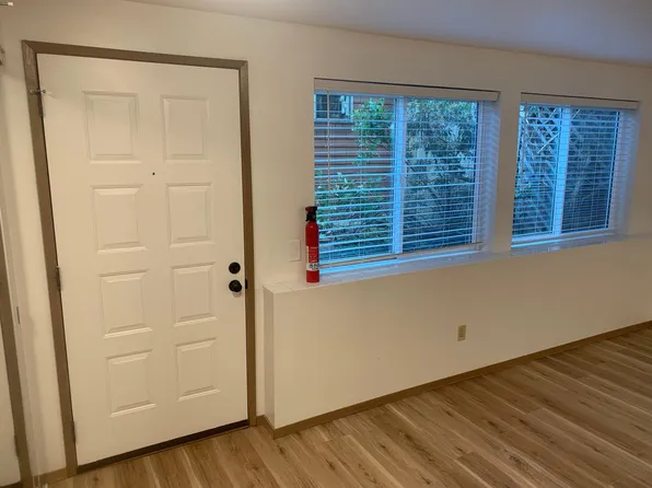 1020 NE 70th St, Seattle, WA 98115