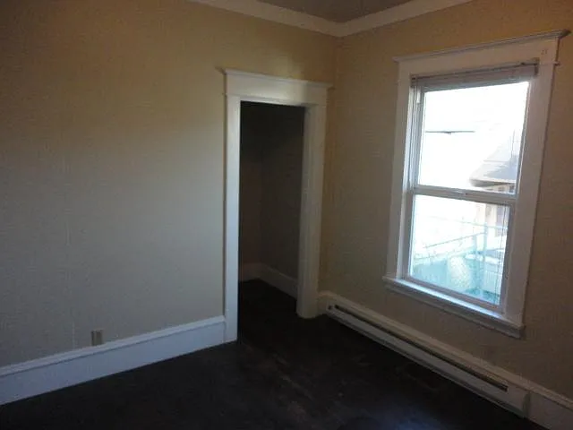 221 Factory Ave N — Photo 9