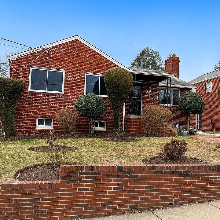 1st image of 829 Thurman Ave