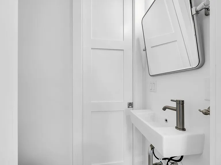 1/2 bath
