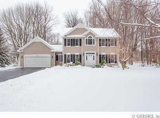 1129 Hidden Valley Trl, Webster, NY 14580