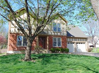 9238 Twilight Ln, Lenexa, KS 66219