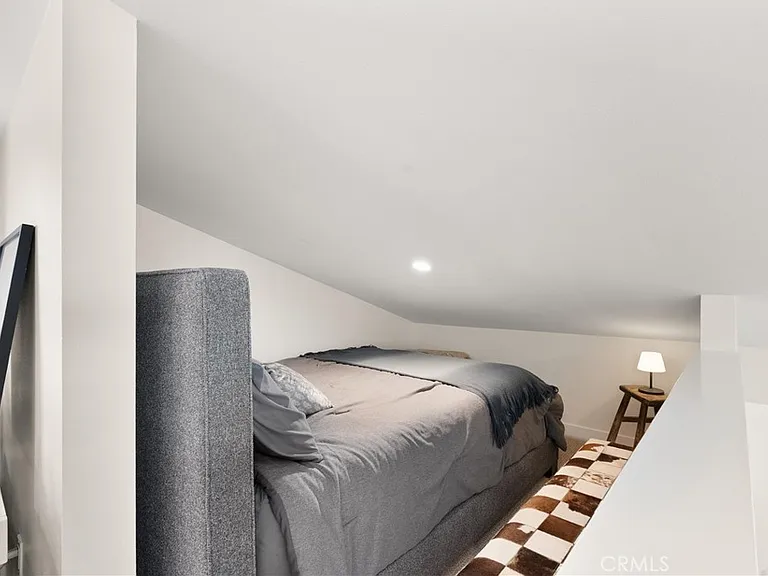 617 1/2 Acacia Ave — Photo 22