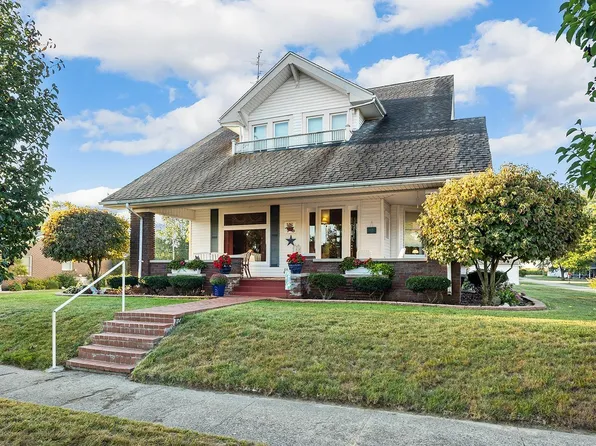 601 E Walnut St, Chalmers, IN 47929