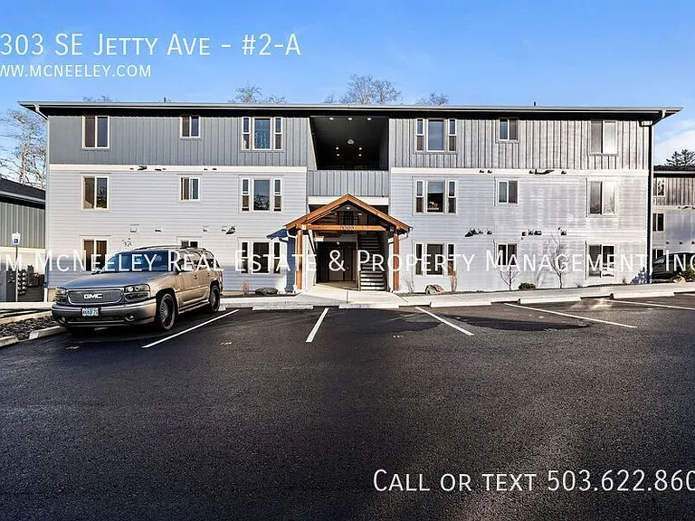 1303 SE Jetty Ave #2-A — Photo 1