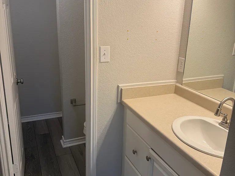 804 W Oak Ridge Dr #B — Photo 6
