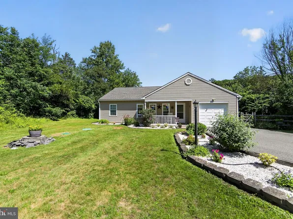 233 Snyder Rd, Pottstown, PA 19464
