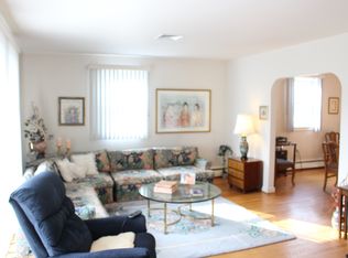 1047 Sproul Rd, Bryn Mawr, PA 19010