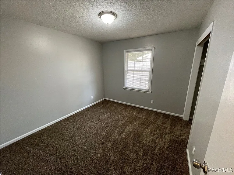 3925 Strathmore Dr — Photo 18