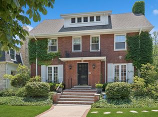 1410 Lincoln St, Evanston, IL 60201