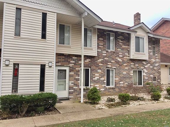 2nd image of 7 Kiowa Ct