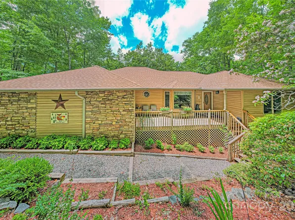 156 Wahuhu Ct, Brevard, NC 28712