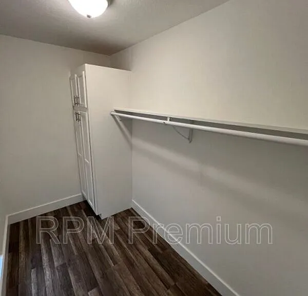 464 Wilton Dr — Photo 28