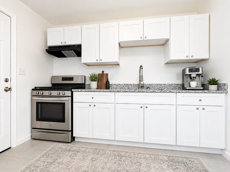 12524 Prospect Ave — Photo 8