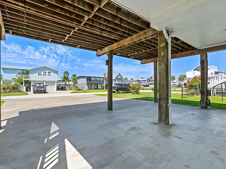 3923 Reeves Dr — Photo 32