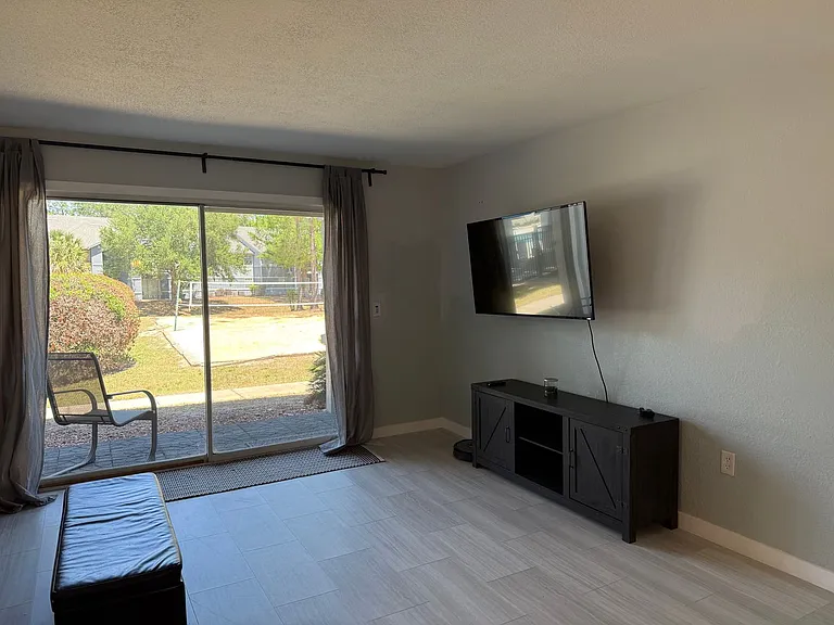 3705 SW 27th St #1218 — Photo 2