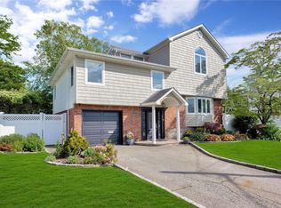 877 Gina Ct, Bellmore, NY 11710