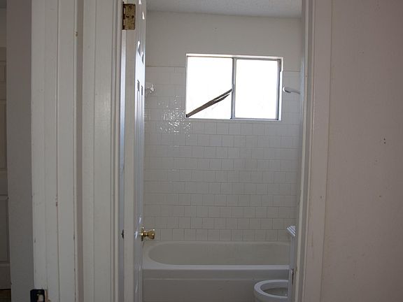 2nd image of 1431 Gregory Dr