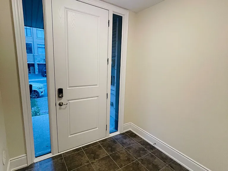 95 Carrville Woods Cir — Photo 2
