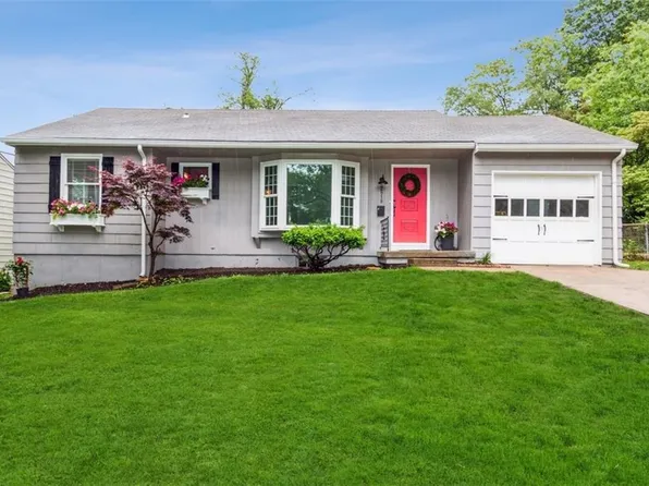 2818 W 72nd Ter, Prairie Village, KS 66208