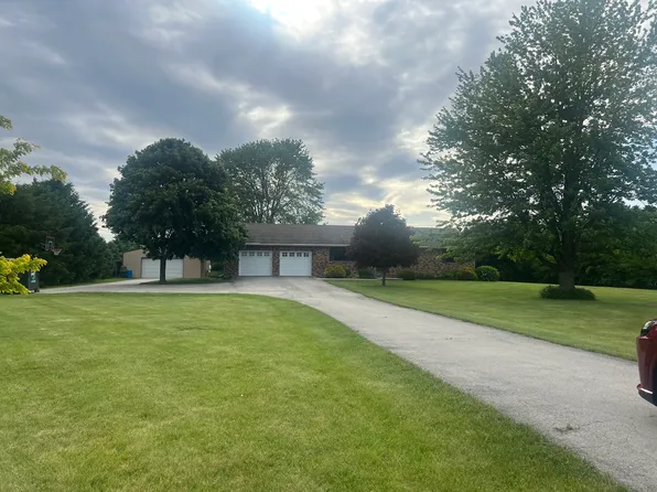 4377 N State Route 23, Leland, IL 60531