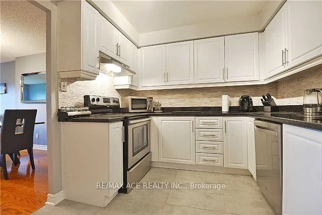 2261 Lake Shore Blvd W #301 — Photo 9