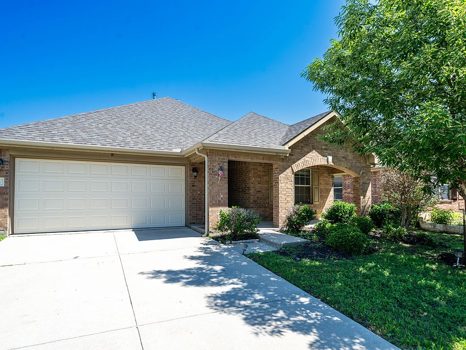 1st image of 1813 Caney Creek Dr