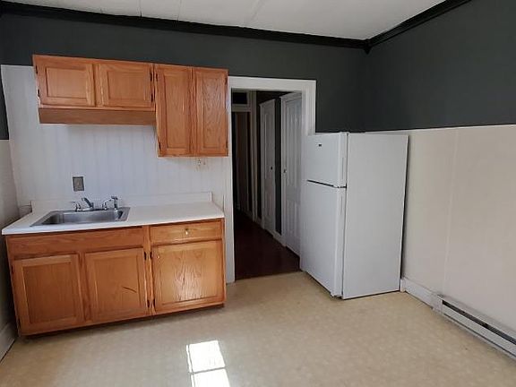2nd image of 310 N 7th St APT A