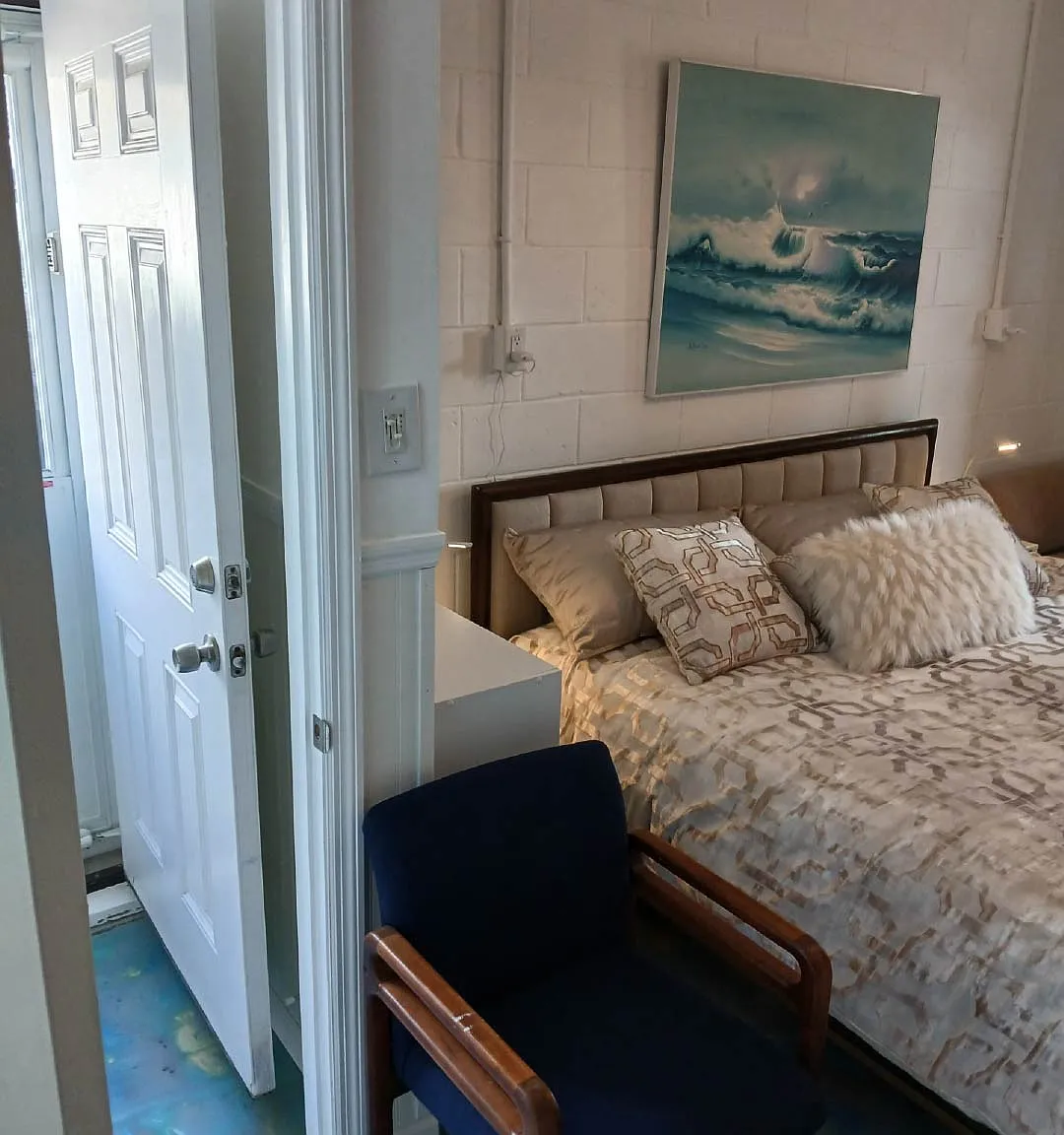 Studio, 240 sqft, $1,400 — Photo 4