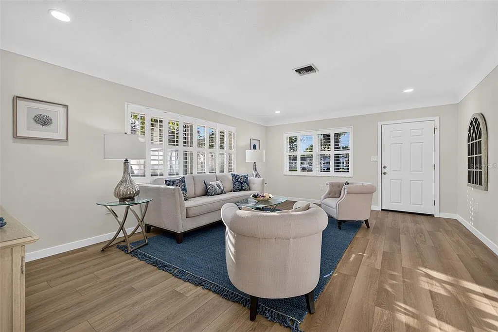 2 bed, 2.0 bath, 1467 sqft, $3,200 — Photo 4
