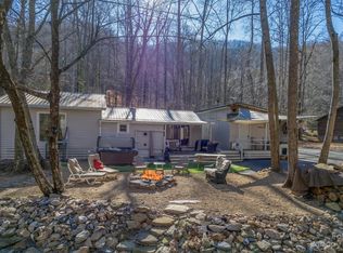 2699 Pearson Falls Rd, Saluda, NC 28773