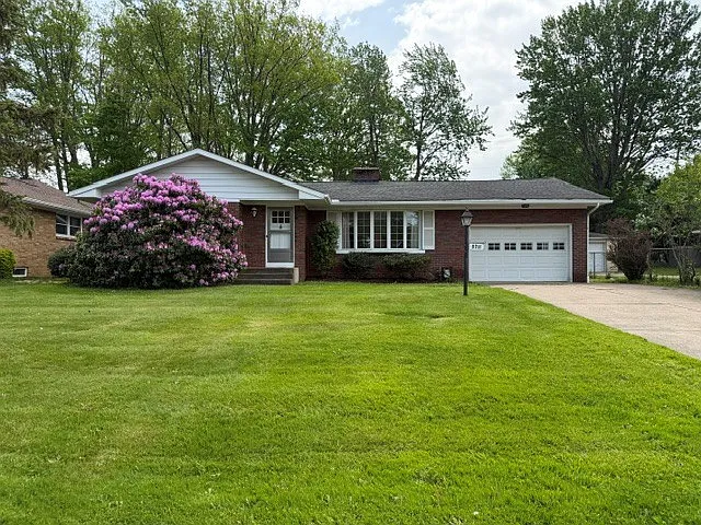 3711 Meadow Dr — Photo 1