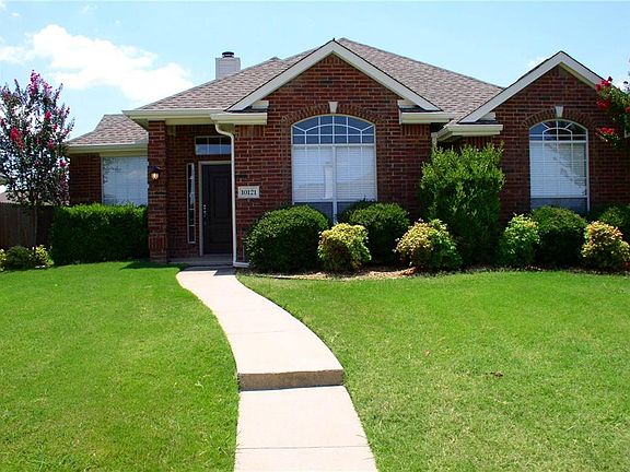 3rd image of 10121 Cambridge Dr