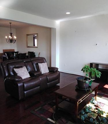 3rd image of 1746 Hartfield Ct