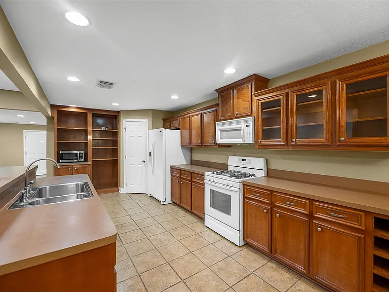 127 Marlin Ave — Photo 6