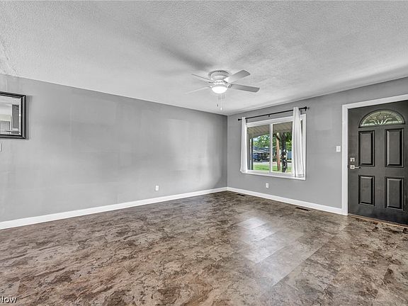 4th image of 3450 Lawndale Dr