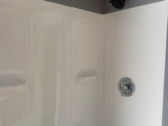 4th image of 317 Erie St Floor 2