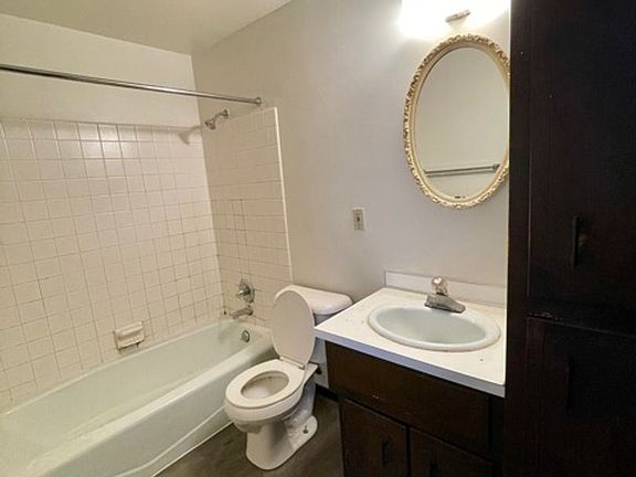 4th image of 1914 Basten St APT 8