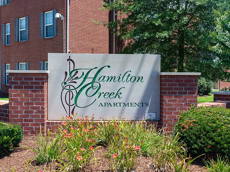 Hamilton Creek Apartments — Photo 8