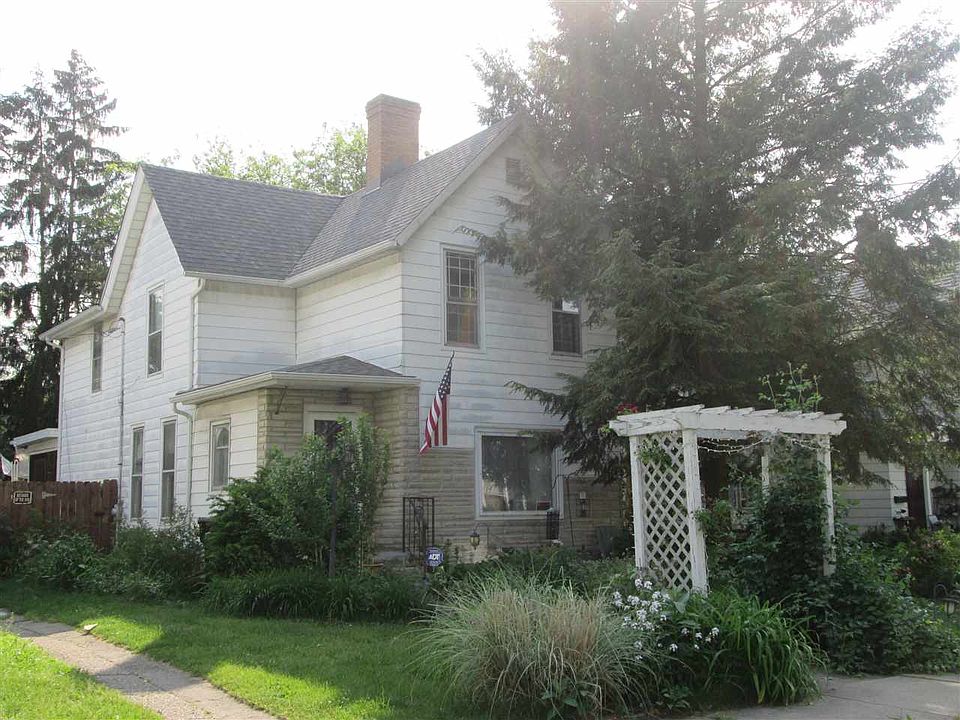 1st image of 815 Ashland Ave