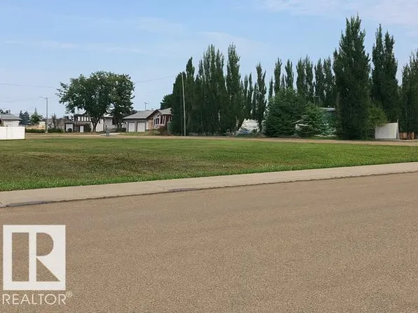 5926 49th St, Vegreville, AB T9C 1H1