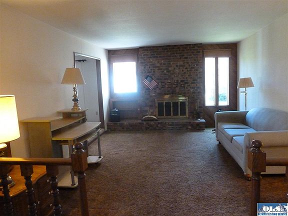 3rd image of 212 Sunland Dr